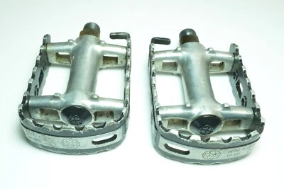 HUNG KUANG VP-331 BMX ATB ROAD MTN BICYCLE PLATFORM PEDALS 9/16 X 20 T.P.I. - Image 1 of 4