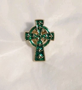 Celtic Cross Irish Lapel Pin Ty71 - Picture 1 of 3