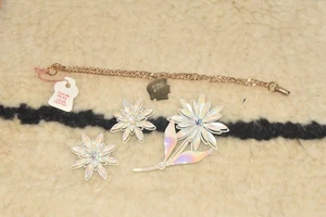 Vintage 60er Jahre TARA schimmernde weiße Blumen Pin und Ohrringe - Bild 1 von 6