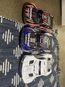Traxxas Slash 4x4 Clipless Body combo - Picture 1 of 7