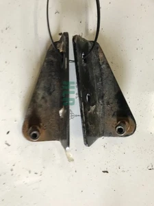 Land Rover Defender Rear Door Check Strap Brackets MRC4753 MRC4754 - Picture 1 of 4