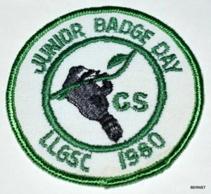 MÄDCHEN PFADFINDER JUNIOR PATCH - 1980 JUNIOR ABZEICHEN TAG - KOSTENLOSER VERSAND - Bild 1 von 1