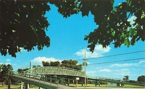 Cartolina Guardiano Golf Cart e Ponti Pedonali Carnegie Pennsylvania Vintage - Foto 1 di 2