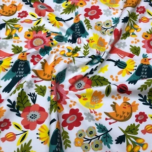 FOLK PÁJAROS Y FLORES EN BLANCO PATRÓN FLORAL 100% ALGODÓN TELA por metro - Imagen 1 de 2