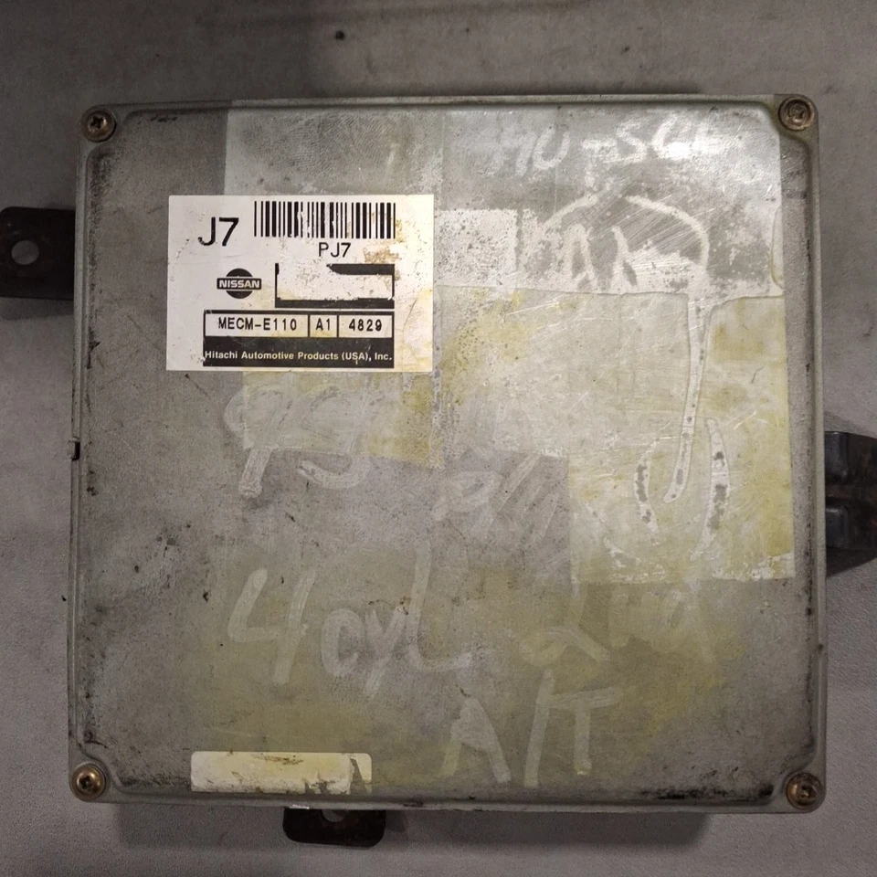 Camioneta Nissan 1995-1996 2,4 L ECM ECU MECM-E110 Foto 1 de 4