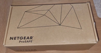 NetGear JFS524-200EUS ProSafe 24-Port 10/100 Fast Ethernet JFS524 Rack... - Bild 1 von 2