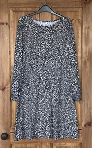 Dorothy Perkins Maternity stretchy animal print long sleeve jersey dress, 10 - Picture 1 of 10
