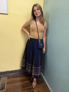 Vintage 80s Pendleton Navy & Tan Pleated Wool Skirt Size 10 - Picture 1 of 6