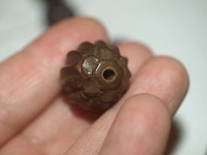 ONE Tappi Fiori Ondulati Vintage Intagliato Legno Cinese Perline Intaglio Tondo 18mm - Foto 1 di 5