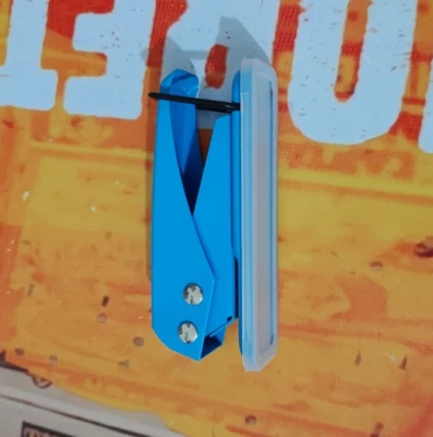 Diskettenlocher 5,25 Zoll blue disc-notcher hole (Commodore 64, Atari XL,IBM PC) - Bild 1 von 2