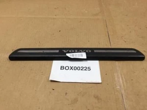 2006 VOLVO S40 FRONT LEFT DRIVER DOOR STEP TRIM SCUFF PLATE OEM+ - Picture 1 of 12