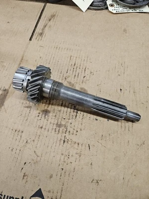 CHEVROLET SAGINAW BORGWARNER 3 SPEED TRANSMISSION INPUT SHAFT 19 TOOTH 10 SPLINE - Image 1 of 4