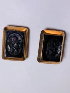 Antiguo par de gemelos o botones de soldado Intaglio tallados en oro - Imagen 1 de 7
