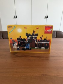 Lego Legoland Set 6059 Knight's Stronghold inc Box, Instructions 1990