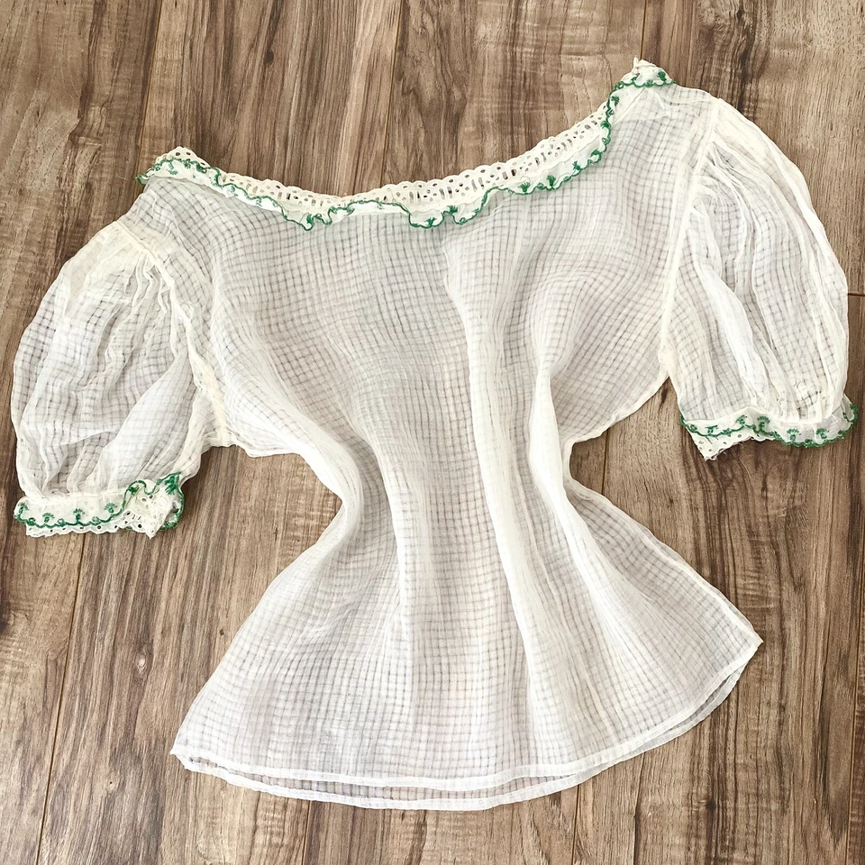 Blusa top blanca con ojales transparentes vintage de los años 30 Foto 1 de 4