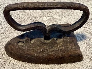 Antique Primitive Sad Iron with Handle Cast Iron - Picture 1 of 6