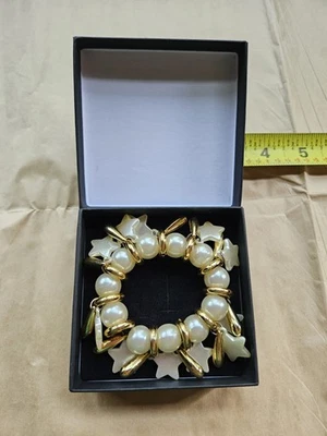 Pulsera retro cuentas perlas dijes en forma de estrella detalles colgantes tono dorado con caja Foto 1 de 4