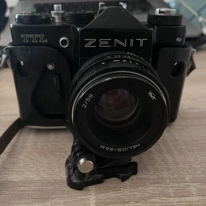 Zenit TTL + Helios-44M 58mm f/2 35mm fotocamera Analogica Vintage Made In USSR - Imagen 1 de 11