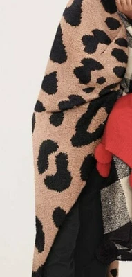 NEW VICTORIA'S SECRET MARSHMALLOW KNIT ANIMAL PRINT BLANKET POM POM TASSEL 50X60 - Image 1 of 4