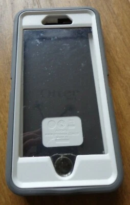 Otter Box Defender Series EUC iPhone 5 Realtree AP Pink Camo case  - Image 1 of 3