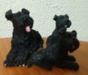 Familie von 3 SCOTOH TINY Hunden FIGUR Resin MINIATUR Mini SAMMLERSTÜCK NEU - Bild 1 von 6