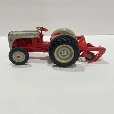 ERTL 1:16 Ford 8N Tractor with Dearborn Plow Diecast Two Bottom Vintage 1987 - Image 1 of 4