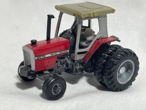 ERTL Massey Ferguson 3070 w/ Duals, GOLD ROOF, 1/64 - Picture 1 of 3