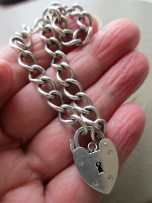 ANTIQUE VINTAGE STERLING SILVER LONDON 1968 LARGE PADLOCK CLASP CHARM BRACELET - Image 1 of 4