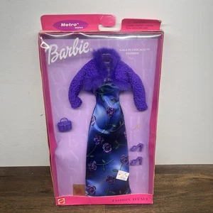 Barbie Fashion Avenue Gala in Chicago Metro Styles Mode 25701 Neu im Karton - Bild 1 von 10