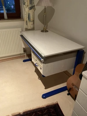 Kinderschreibtisch von Moll. Höhenverstelbar - Bild 1 von 2