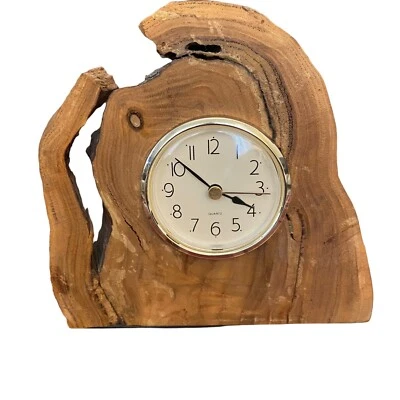 "Reloj de manto de madera Burl único ~ firmado - funciona 6""x6" Foto 1 de 4