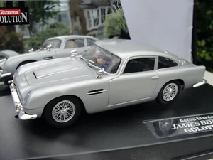 CARRERA EVO ASTON MARTIN DB5 '007' SILVER 25735 1:32 SLOT NEW OLD STOCK BOXED - Picture 1 of 8