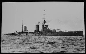 A PRE DREDNOUGHT BATTLESHIP CIRCA WW1 Magic Lantern Slide PHOTO ROYAL NAVY - Picture 1 of 3