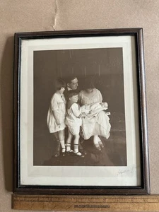 Antique Walnut & Black Picture Frame with Portrait Photo Signed Johnston Studio - Picture 1 of 8