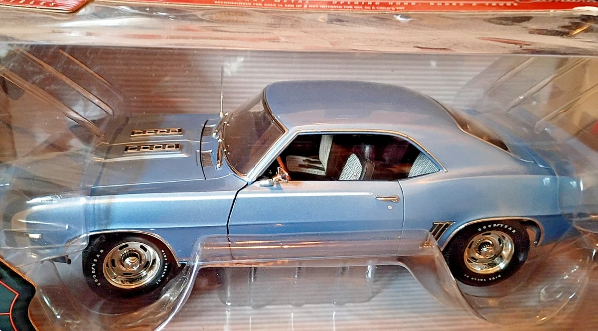 Highway 61/DCP Chevrolet 1:18 Scale Diecast & Toy Vehicles for