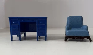 RENWAL Vintage 50er Jahre blauer Schreibtisch & blauer Wohnzimmerstuhl Kunststoff Puppenhaus Möbel - Bild 1 von 11