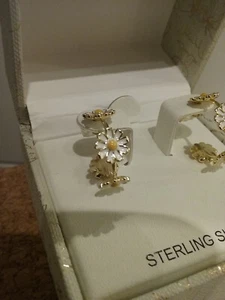 RACHEL ZOE sterling silver 925 enamel daisy stud hoop earrings, goldtone, BNwbox - Picture 1 of 5