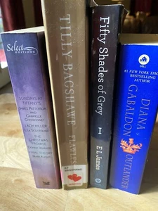 Romance Lot Of 4 Paperbacks - Bild 1 von 4