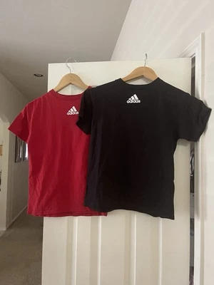 2x Boys Small Adidas T Shirts ( 2 different boys small t shirts) - Image 1 of 4