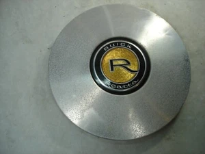 1988-1991 BUICK REATTA OEM WHEEL CENTER CAP #1645004 - Picture 1 of 8