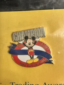 Disney Cast Member Pin Trading Champion Award Fall 2000 - Picture 1 of 3