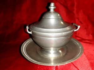 PETITE SOUPIERE EN ETAIN SUR UN PLATEAU ETAIN DE FRANCE DINETTE 8 x 8  BON ETAT - Bild 1 von 11