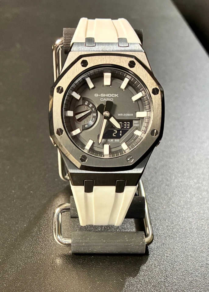 Casio GA-2100 Mod Personalizado - Esfera Blanca, Estuche Negro, Correa Blanca - EE. UU. Envío Gratis Foto 1 de 3