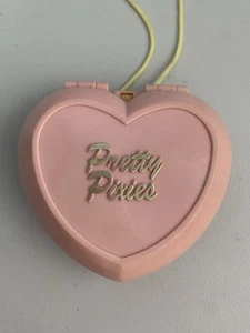 Pretty Pixies Compact Locket Toy Playset Tennis Yacht Club Fakie Polly Pocket - Picture 1 of 10
