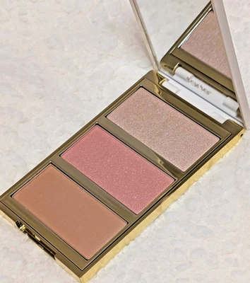 Paleta facial Tarte Everyday Essentials Amazonian Clay Blush 3 tonos BNWB Foto 1 de 4