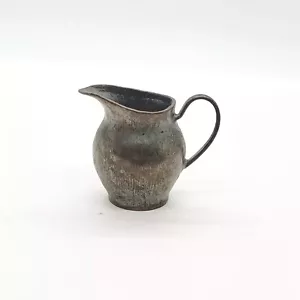 Jarra de metal rústico miniatura vintage para casa de muñecas - Imagen 1 de 15