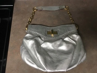 MAXXIMUM SILVER LEATHER SHOULDER PURSE GOLD HARDWEAR (CON19) - Image 1 of 4