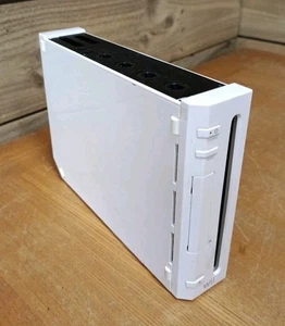 Nintendo Wii (compatibile GameCube) Console RVL 001 (solo unità) - UK EUR funzionante  - Foto 1 di 6