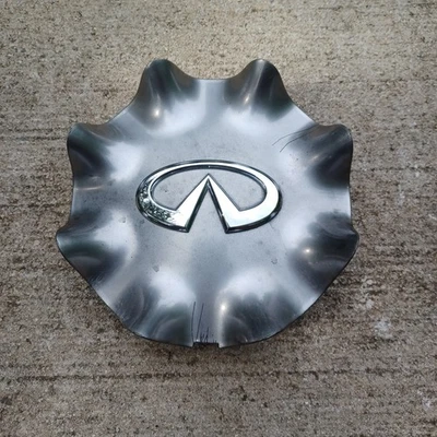 Tapa central Infiniti FX45, Hyper Silver, 2006-2008, parte # 40315 CL84A 02 Foto 1 de 3