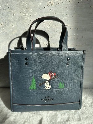 Bolsa tote Coach X Peanuts Dempsey 22 nova com etiquetas com motivo de esqui Snoopy CE849 - Imagem 1 de 4